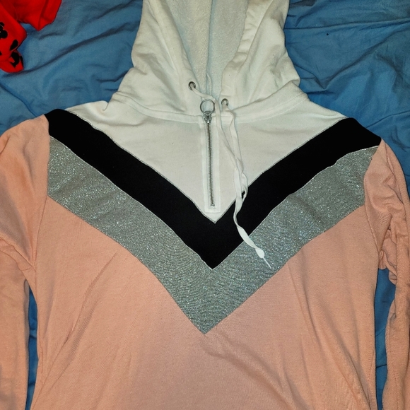 Half zip - Picture 1 of 4